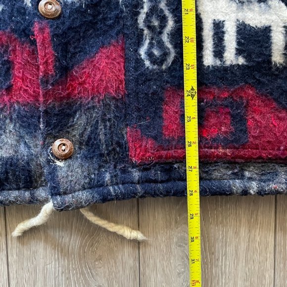 (Sold)| Oversized Aztec Print Llama Blanket jacket - Picture 11 of 12